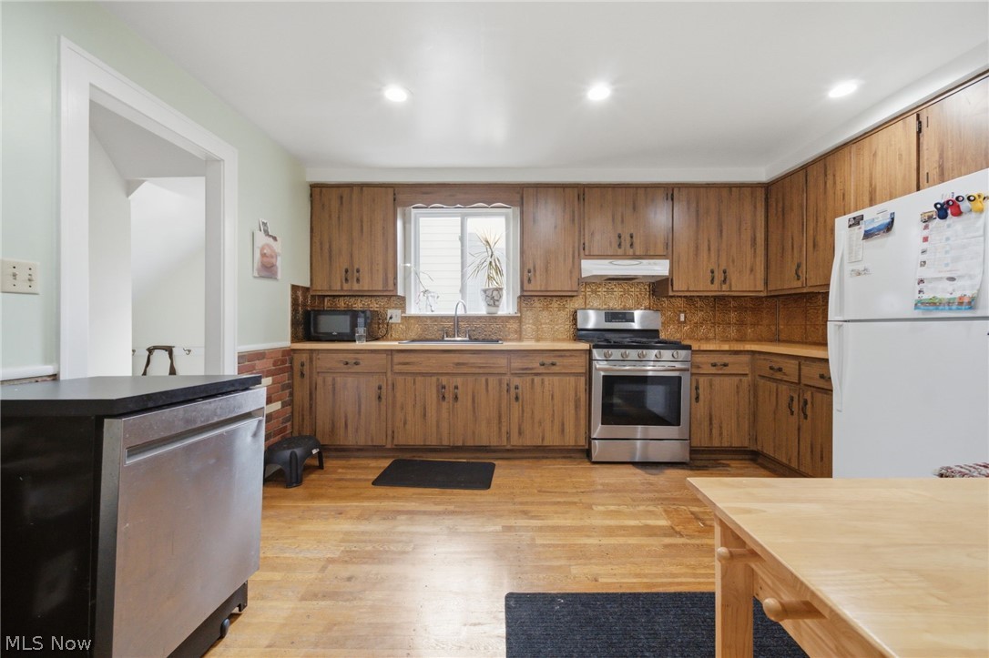 10033 Chesterfield Drive Parma Heights OH 44130