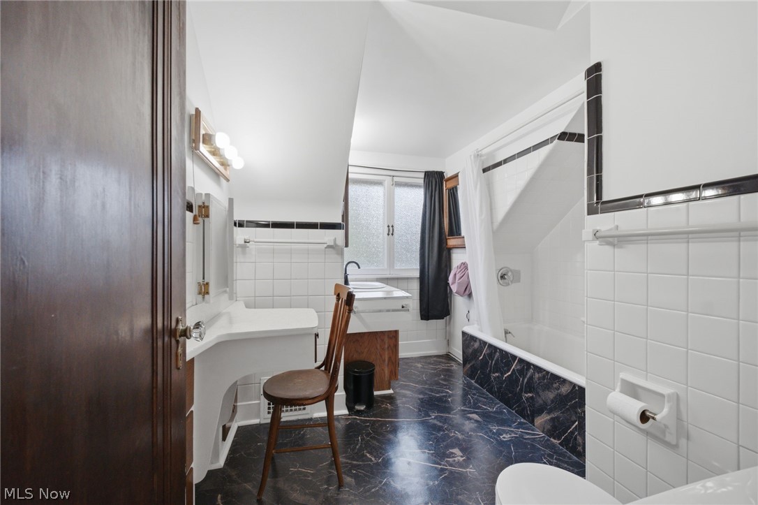10033 Chesterfield Drive Parma Heights OH 44130