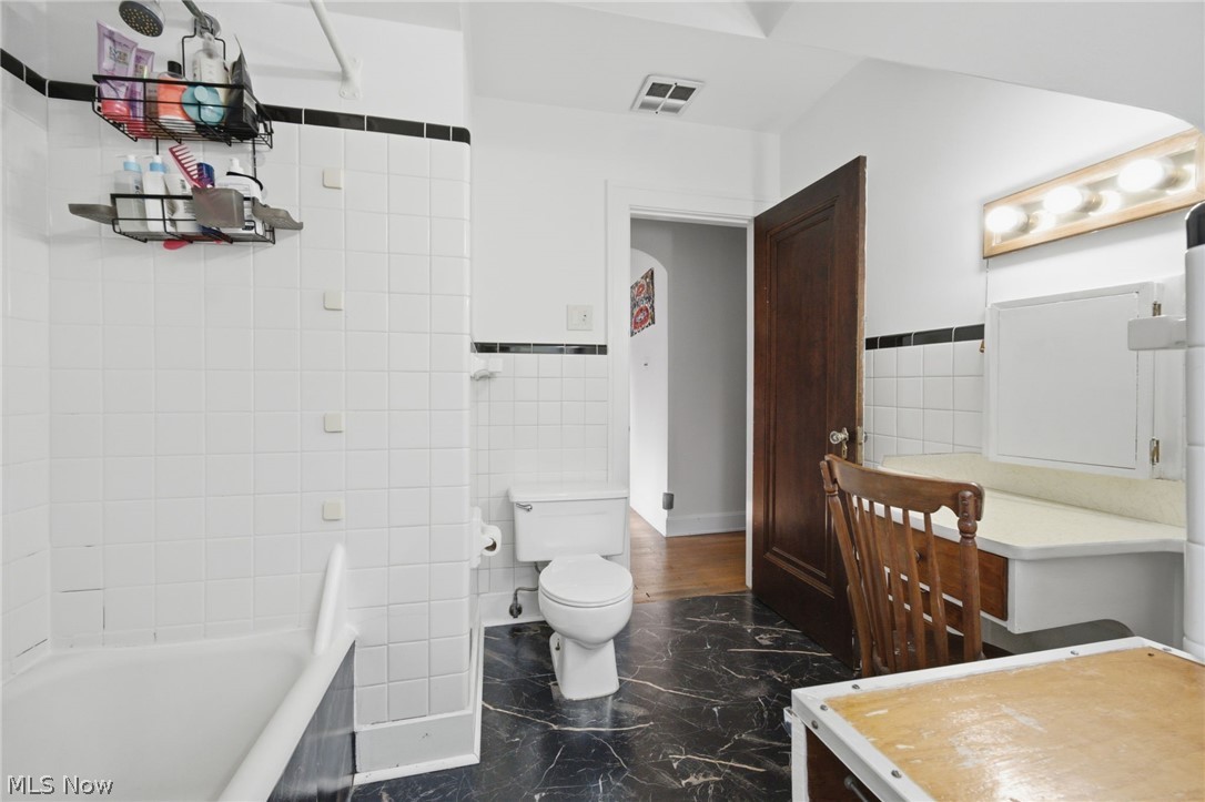 10033 Chesterfield Drive Parma Heights OH 44130