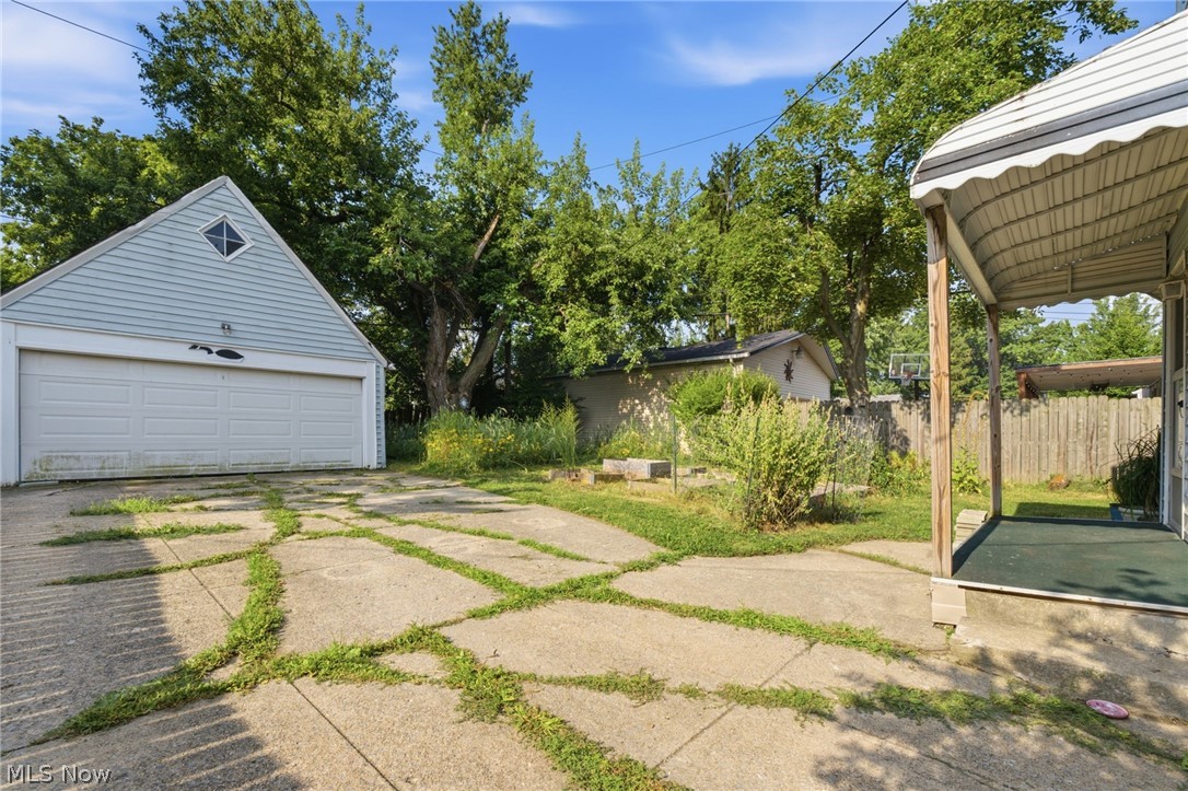 10033 Chesterfield Drive Parma Heights OH 44130