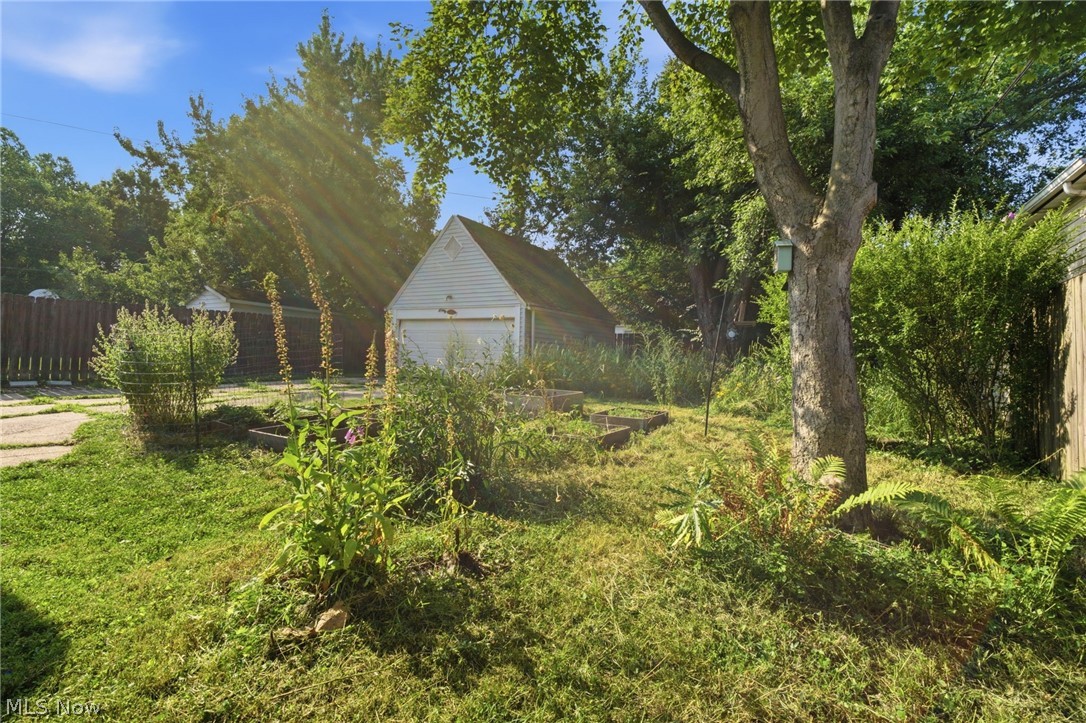 10033 Chesterfield Drive Parma Heights OH 44130