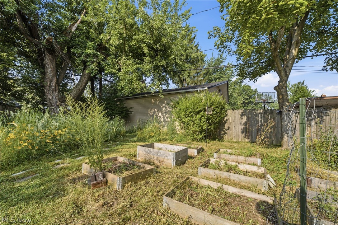 10033 Chesterfield Drive Parma Heights OH 44130