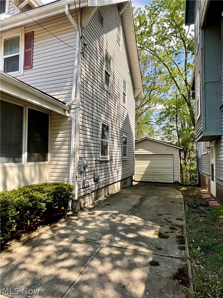 577 Rhodes Avenue Akron OH 44307