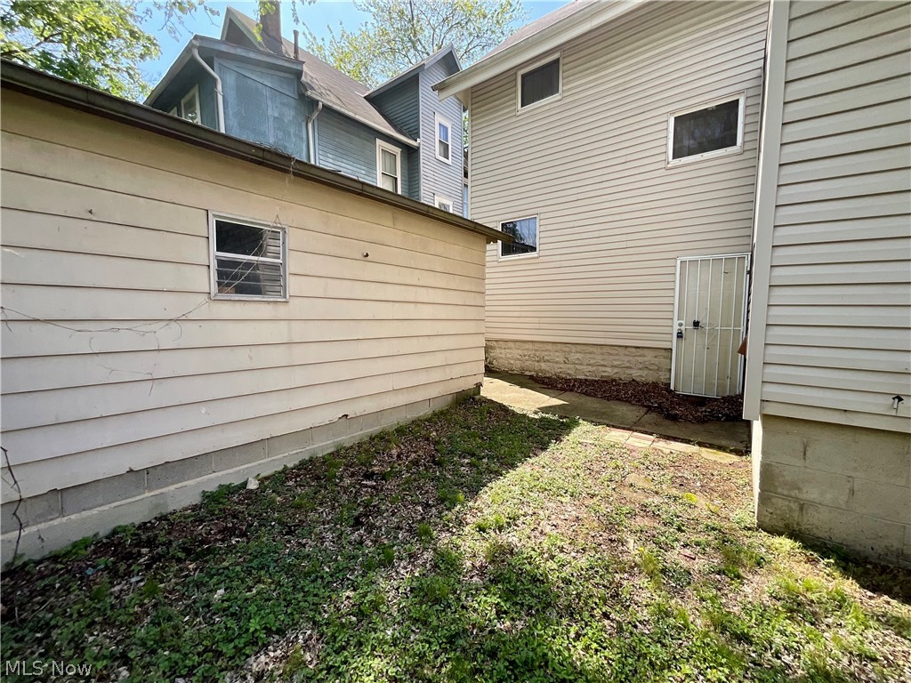 577 Rhodes Avenue Akron OH 44307