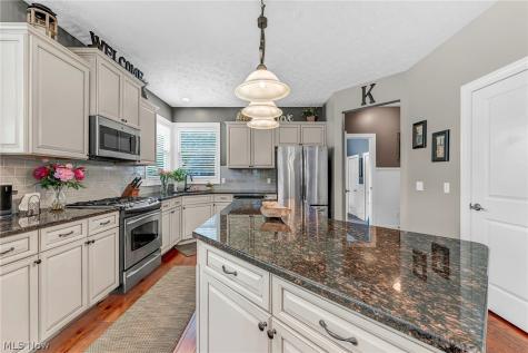 20374 Tramore Lane Strongsville OH 44149