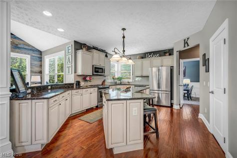 20374 Tramore Lane Strongsville OH 44149