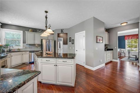 20374 Tramore Lane Strongsville OH 44149