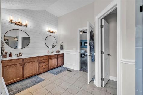 20374 Tramore Lane Strongsville OH 44149