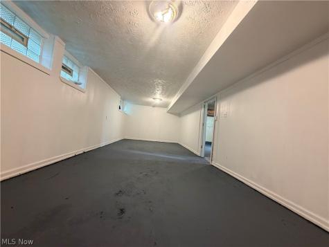 12716 Kadel Avenue Cleveland OH 44135