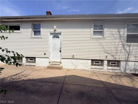 12716 Kadel Avenue Cleveland OH 44135