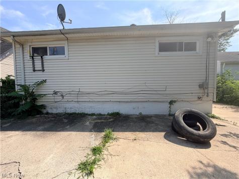 12716 Kadel Avenue Cleveland OH 44135