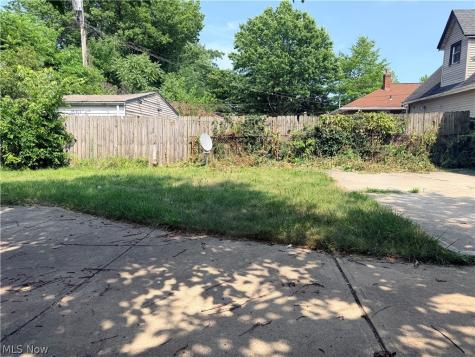 12716 Kadel Avenue Cleveland OH 44135