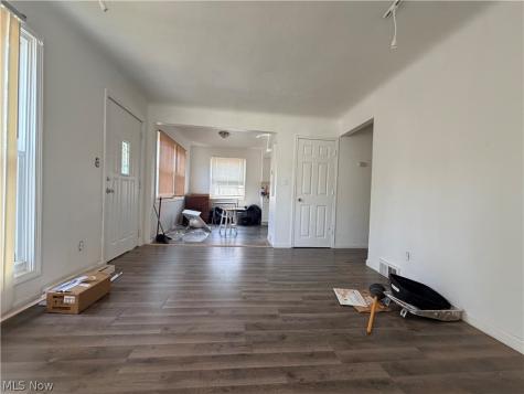 12716 Kadel Avenue Cleveland OH 44135