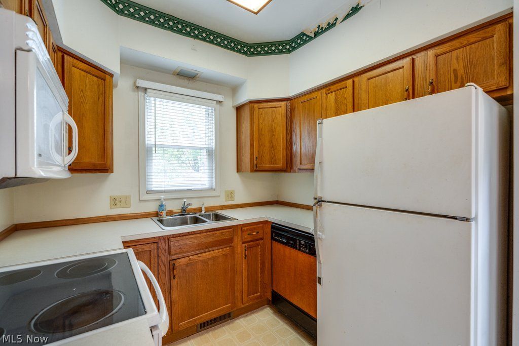 836 Elmore Avenue Akron OH 44302