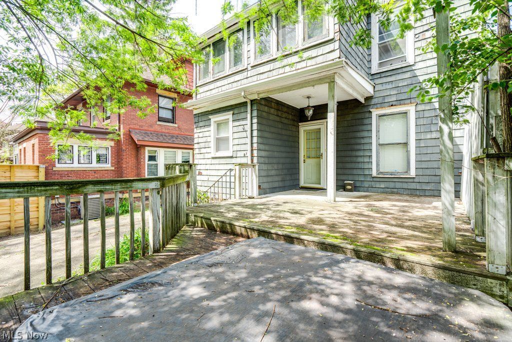 836 Elmore Avenue Akron OH 44302