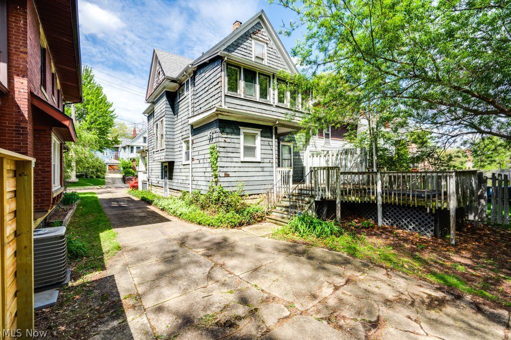 836 Elmore Avenue Akron OH 44302