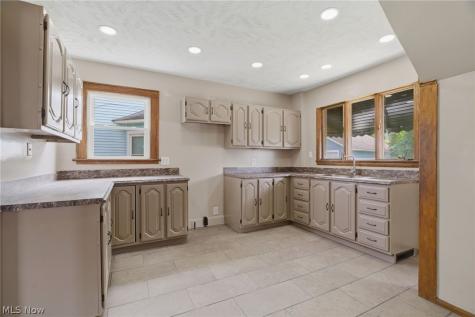 2321 S Arch Avenue S Alliance OH 44601
