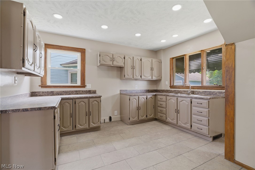 2321 S Arch Avenue S Alliance OH 44601