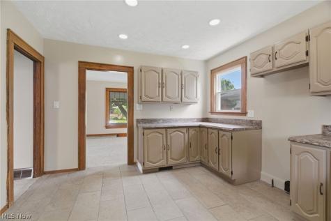 2321 S Arch Avenue S Alliance OH 44601
