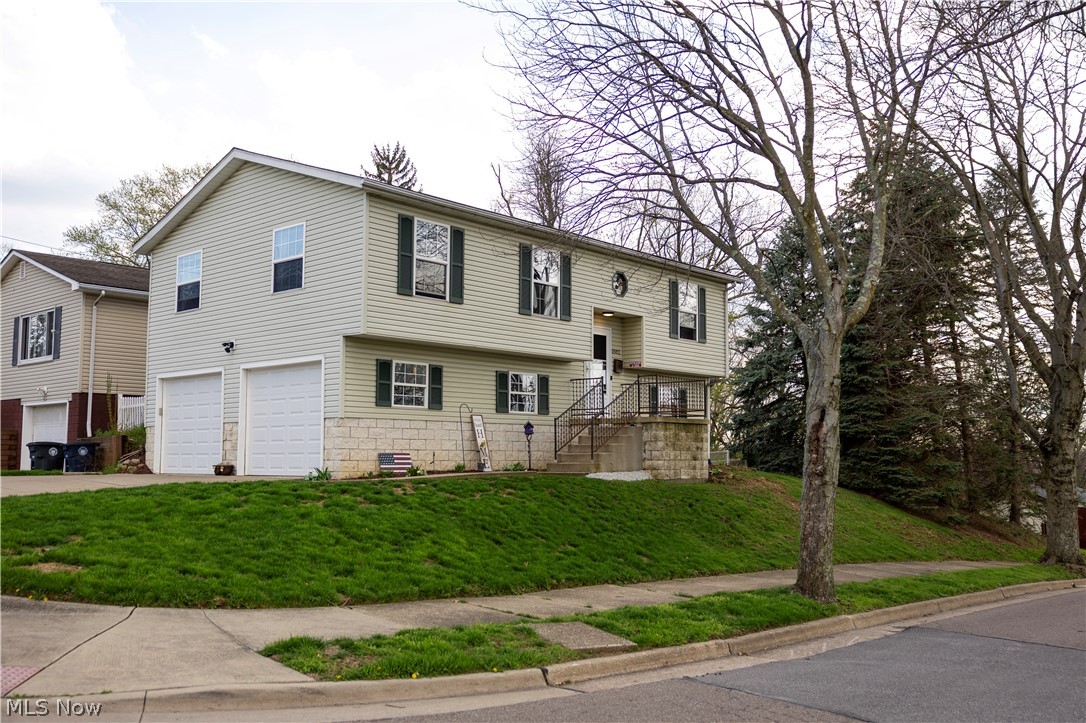 1882 Daniels Avenue Akron OH 44312