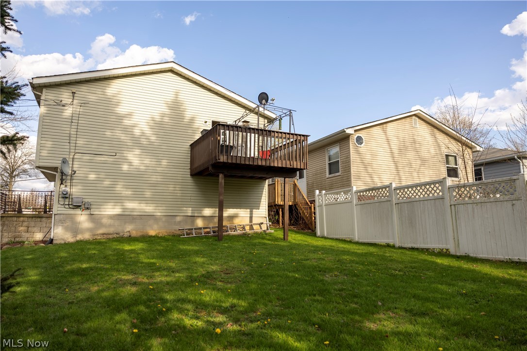 1882 Daniels Avenue Akron OH 44312