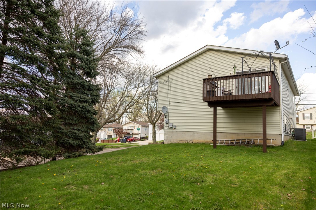 1882 Daniels Avenue Akron OH 44312