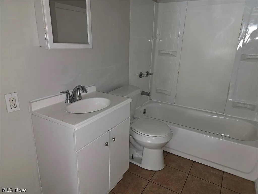 4181 E 160th Street Cleveland OH 44128