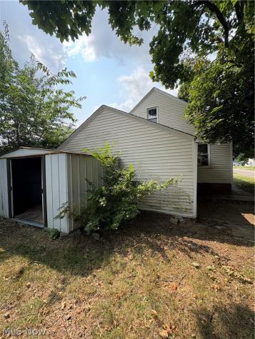 1195 Lindsay Avenue Akron OH 44306