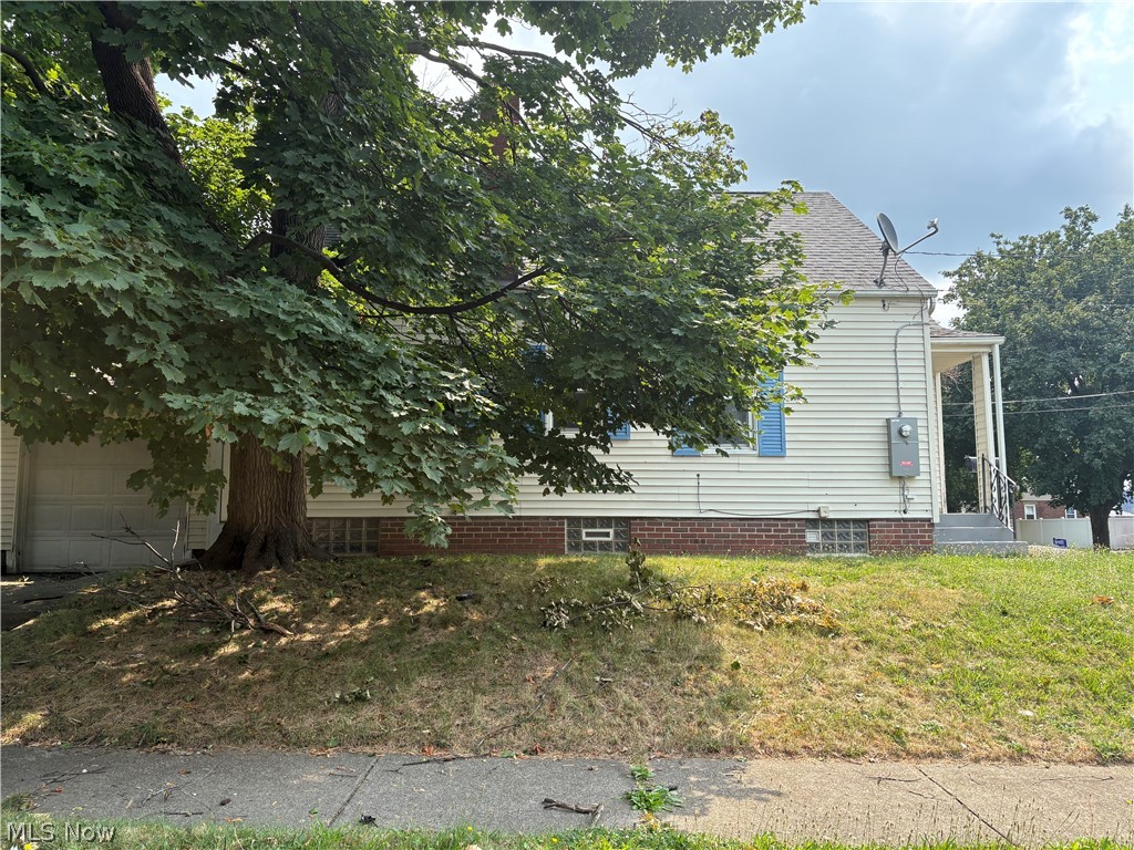 1195 Lindsay Avenue Akron OH 44306