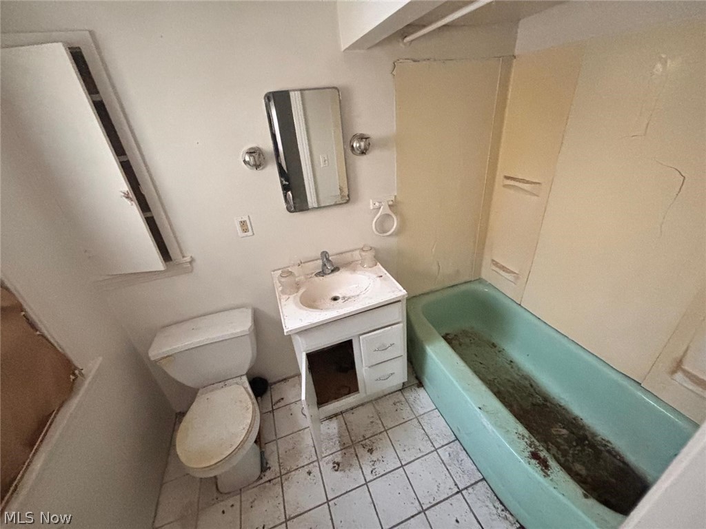 78 W Glendale Road Bedford OH 44146