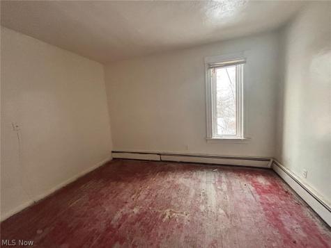 78 W Glendale Road Bedford OH 44146