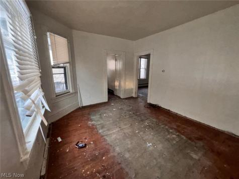 78 W Glendale Road Bedford OH 44146
