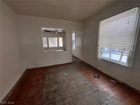 78 W Glendale Road Bedford OH 44146