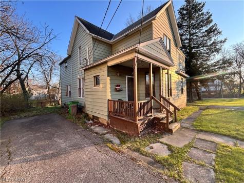 78 W Glendale Road Bedford OH 44146