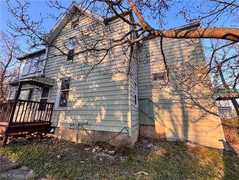 78 W Glendale Road Bedford OH 44146