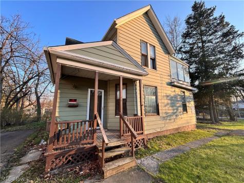 78 W Glendale Road Bedford OH 44146