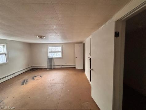 78 W Glendale Road Bedford OH 44146
