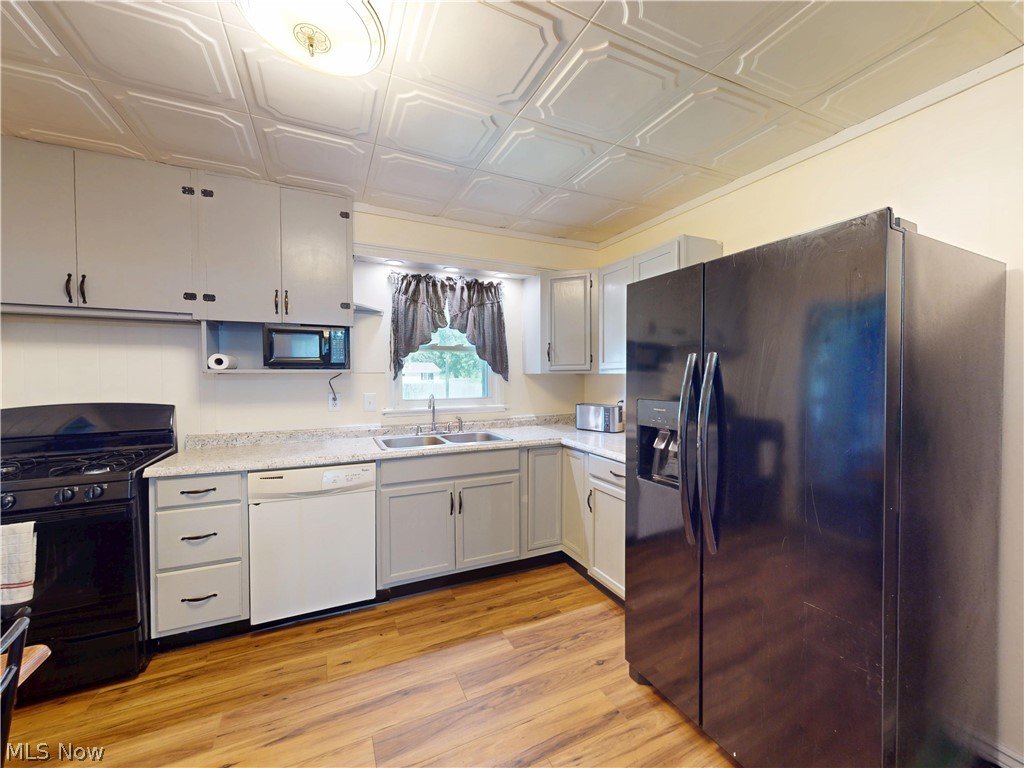 435 2nd Street SE Brewster OH 44613