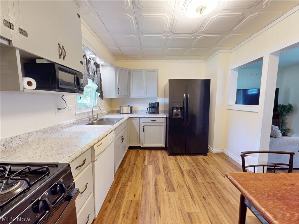 435 2nd Street SE Brewster OH 44613
