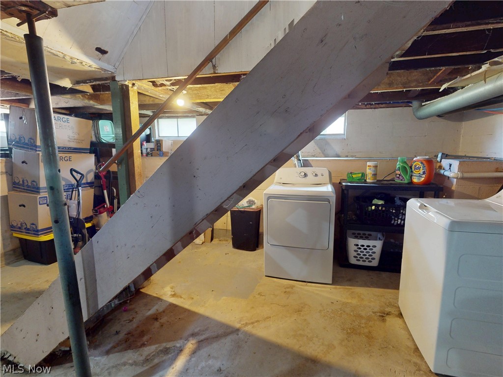 435 2nd Street SE Brewster OH 44613