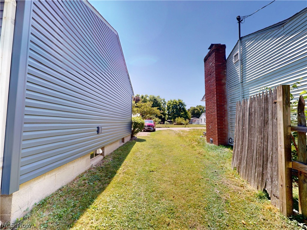 435 2nd Street SE Brewster OH 44613