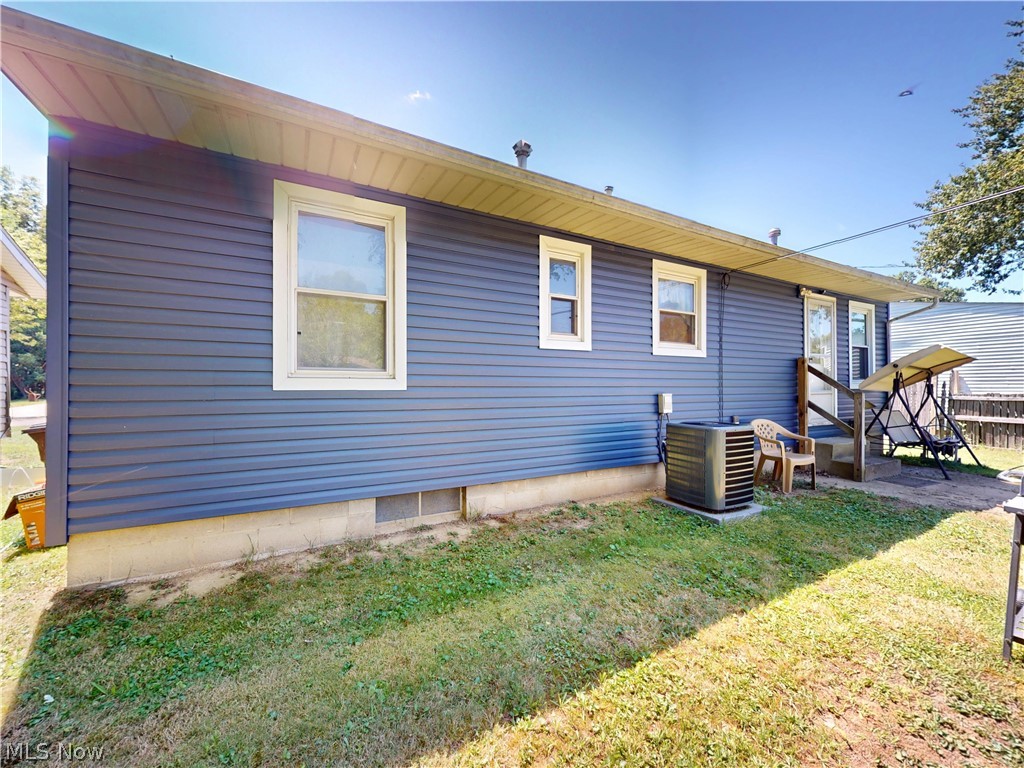 435 2nd Street SE Brewster OH 44613