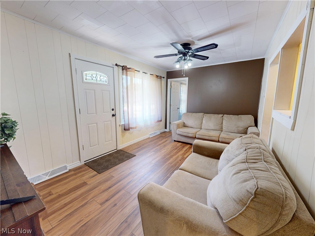 435 2nd Street SE Brewster OH 44613