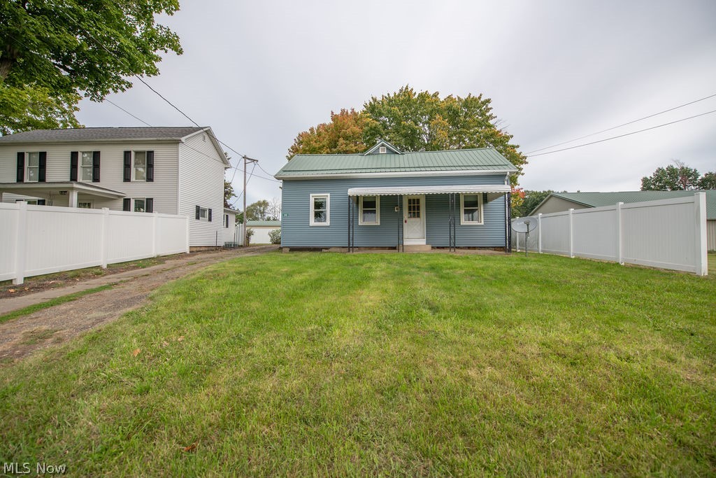 2468 Tabor Ridge Road NE New Philadelphia OH 44663