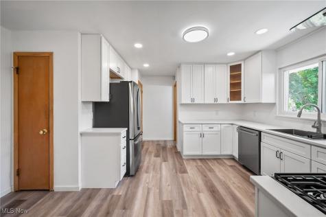 11580 Lake Avenue Cleveland OH 44102