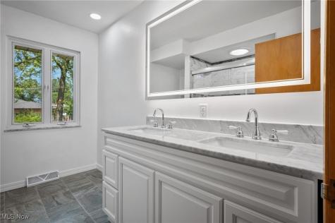 11580 Lake Avenue Cleveland OH 44102