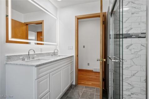 11580 Lake Avenue Cleveland OH 44102