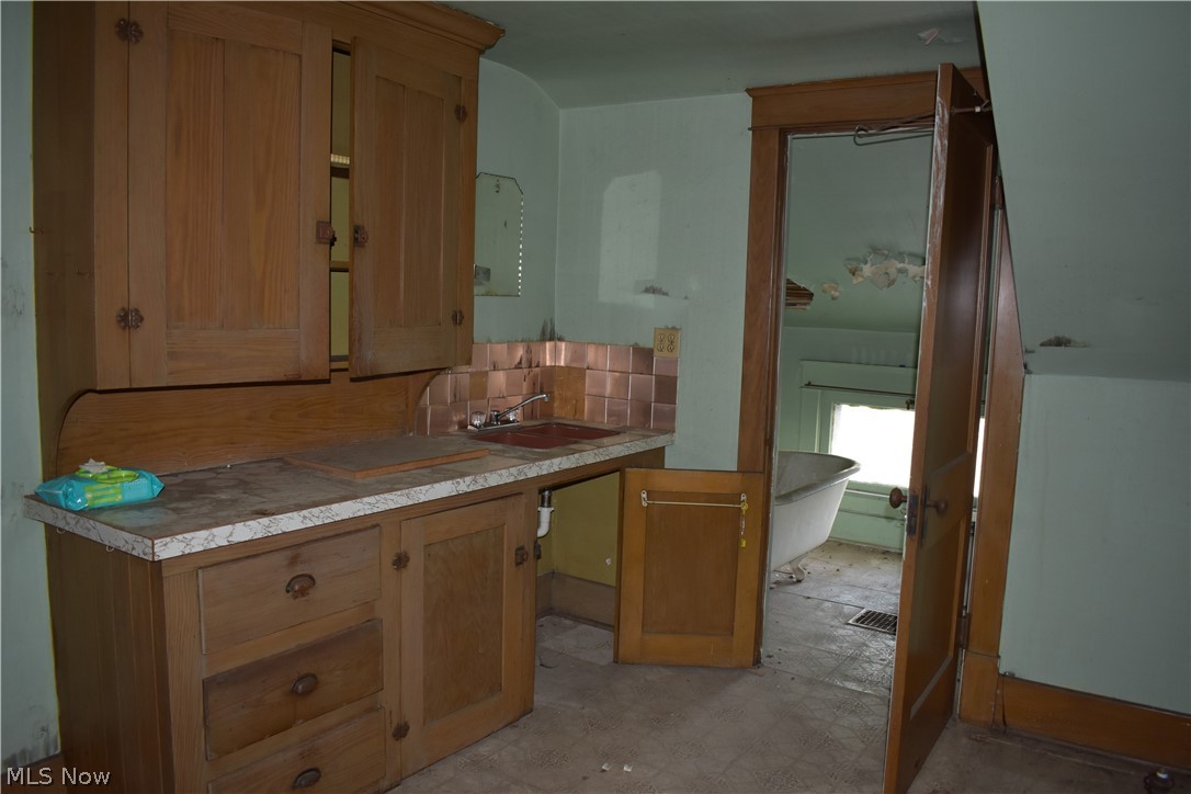 368 Sexton Street Struthers OH 44471