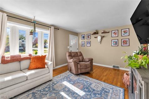 809 Curtis Avenue Cuyahoga Falls OH 44221