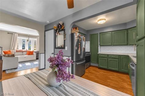 809 Curtis Avenue Cuyahoga Falls OH 44221